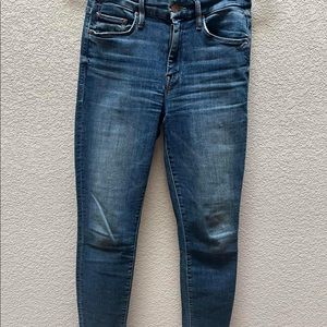Mother jeans.  The looker. Size 25 in wash “groovin”
Excellent used condition